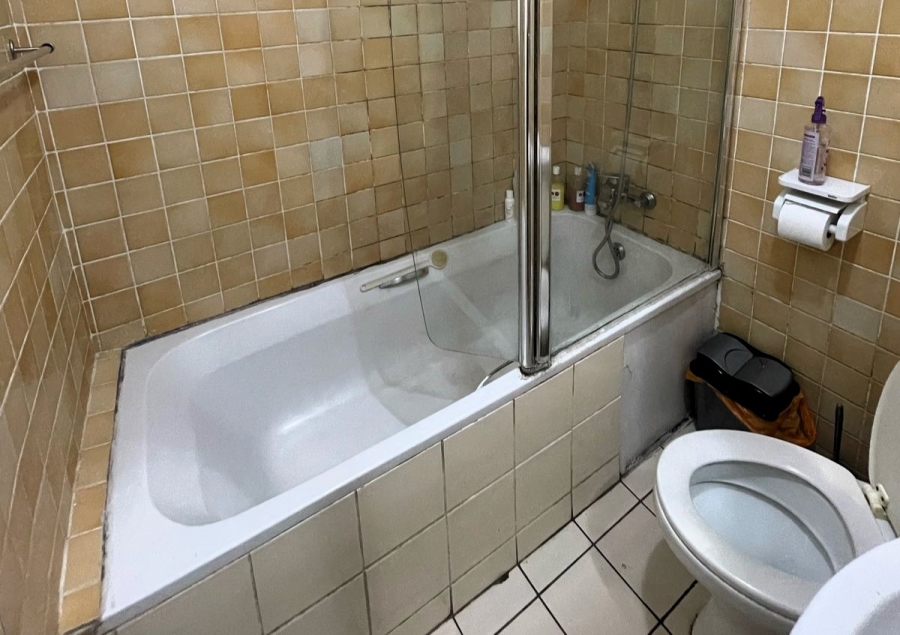 To Let 2 Bedroom Property for Rent in Athlone Western Cape